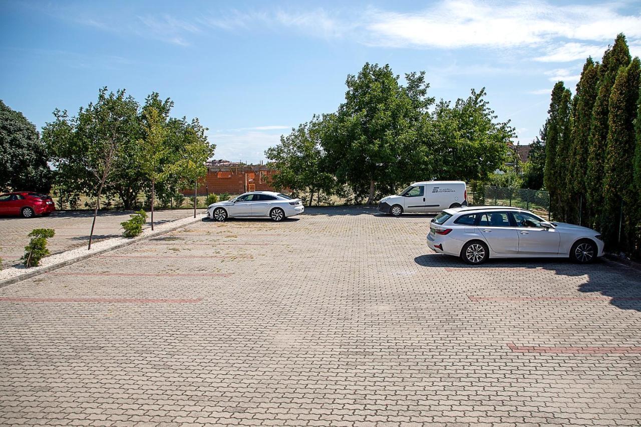 Lux Apartman Buek Экстерьер фото