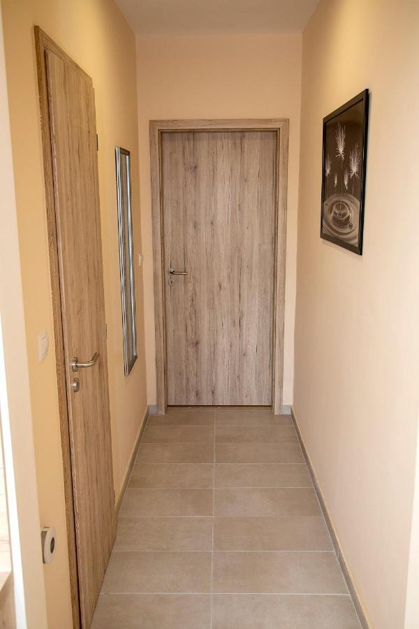 Lux Apartman Buek Экстерьер фото