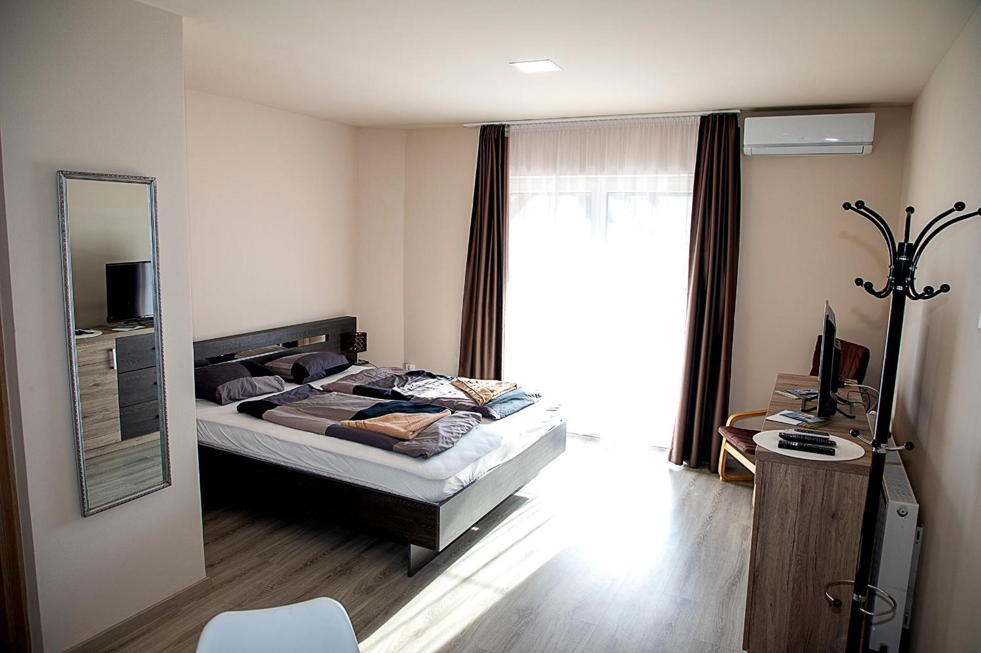 Lux Apartman Buek Экстерьер фото